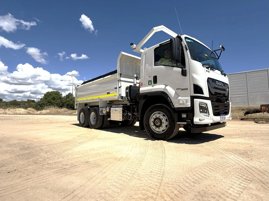 Isuzu tipper - custom build
